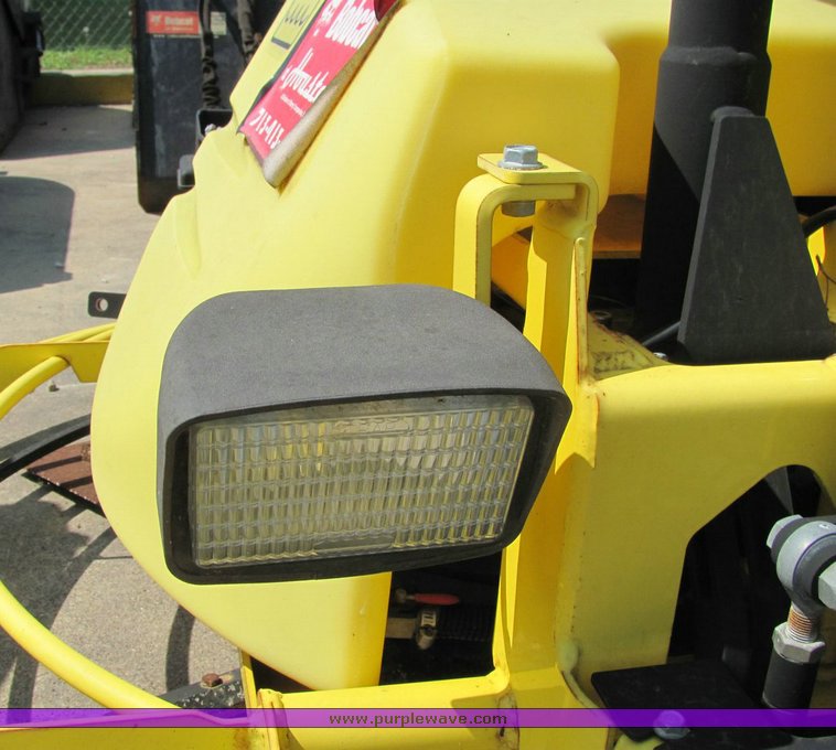 image for item 1015 2006 Wacker CRT48-31V 8' riding trowel