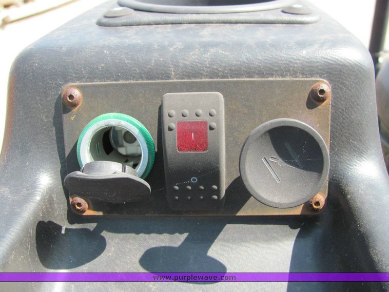 image for item 1015 2006 Wacker CRT48-31V 8' riding trowel