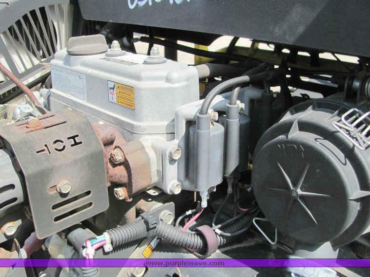 image for item 1015 2006 Wacker CRT48-31V 8' riding trowel