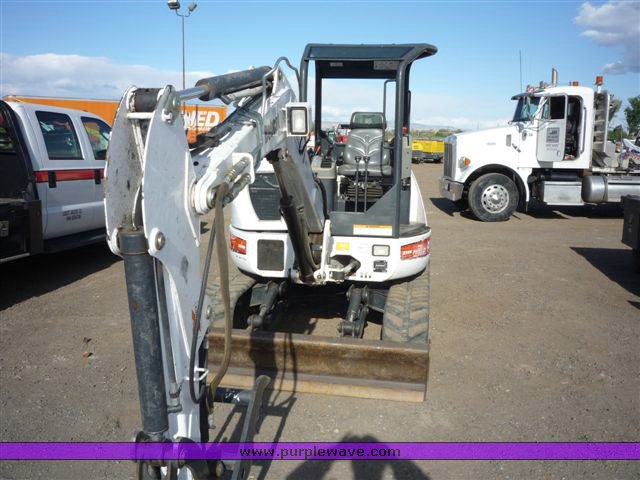 image for item 1050 2005 Bobcat 430 excavator