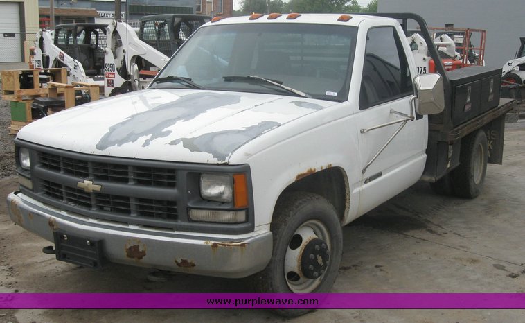 image for item 2459 1995 Chevrolet C3500 pickup truck