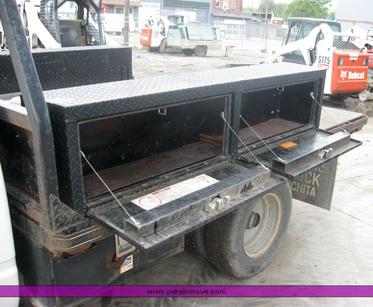 image for item 2459 1995 Chevrolet C3500 pickup truck