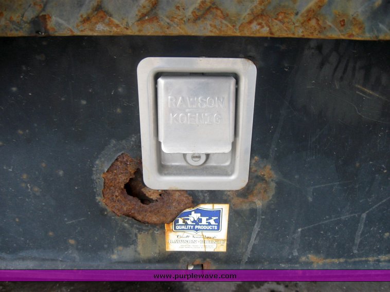 image for item 2459 1995 Chevrolet C3500 pickup truck