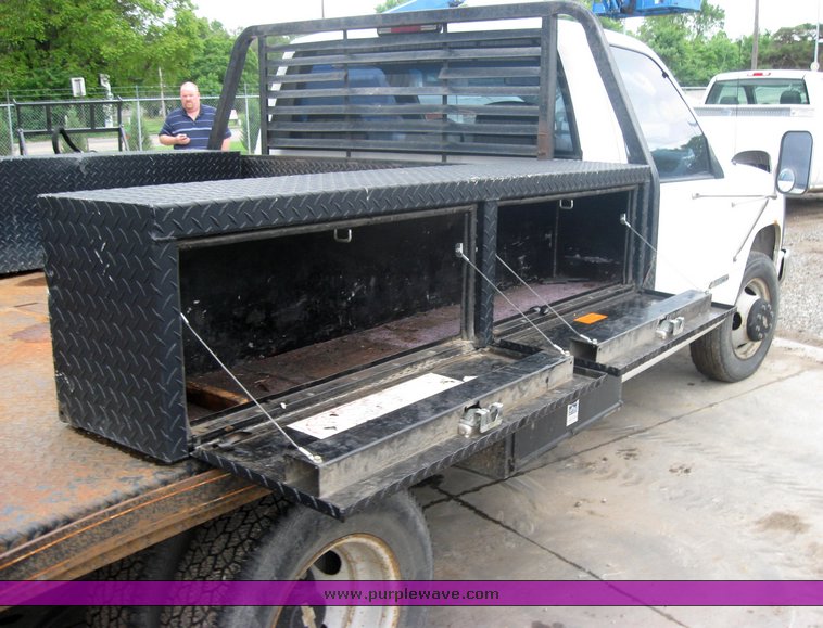 image for item 2459 1995 Chevrolet C3500 pickup truck