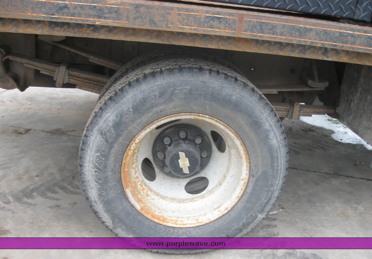 image for item 2459 1995 Chevrolet C3500 pickup truck