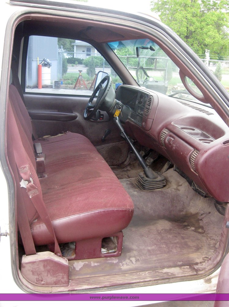 image for item 2459 1995 Chevrolet C3500 pickup truck