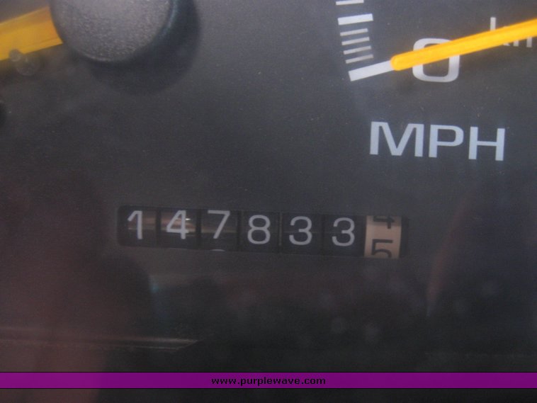 image for item 2459 1995 Chevrolet C3500 pickup truck