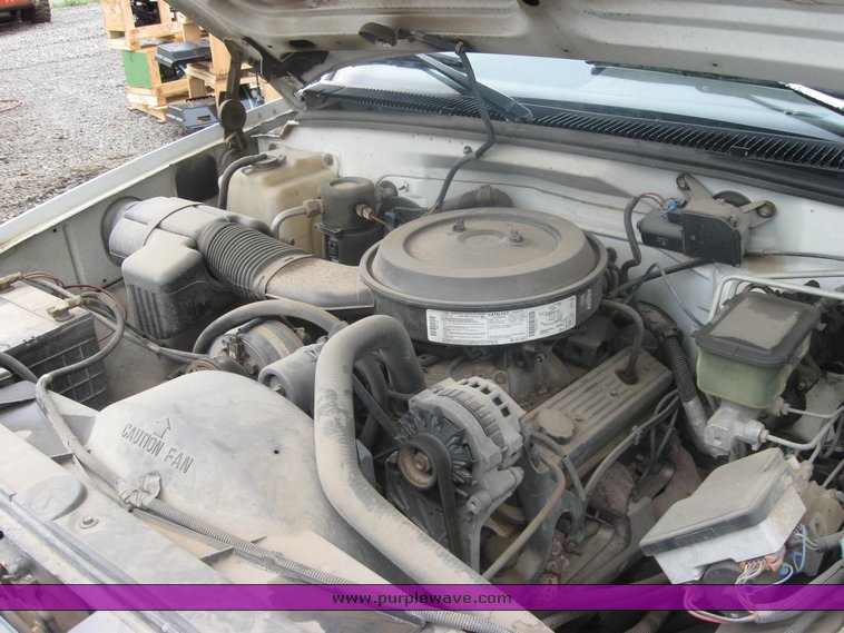 image for item 2459 1995 Chevrolet C3500 pickup truck