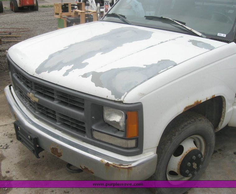 image for item 2459 1995 Chevrolet C3500 pickup truck