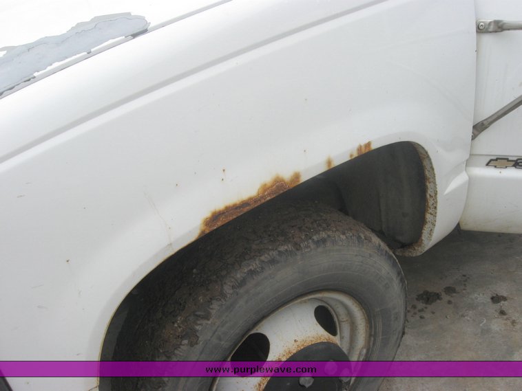 image for item 2459 1995 Chevrolet C3500 pickup truck