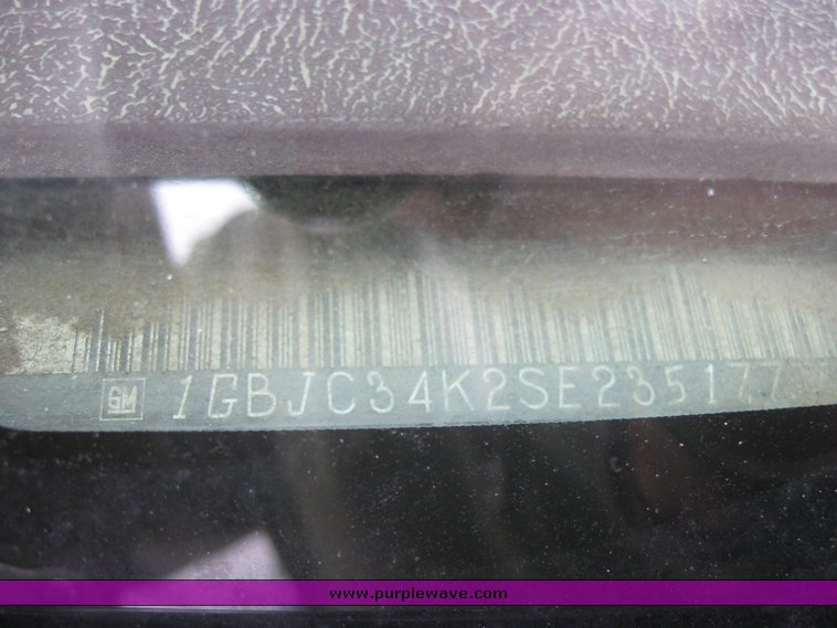 image for item 2459 1995 Chevrolet C3500 pickup truck