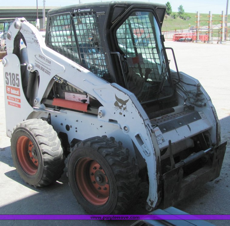 image for item 4308 2008 Bobcat S185 skid steer