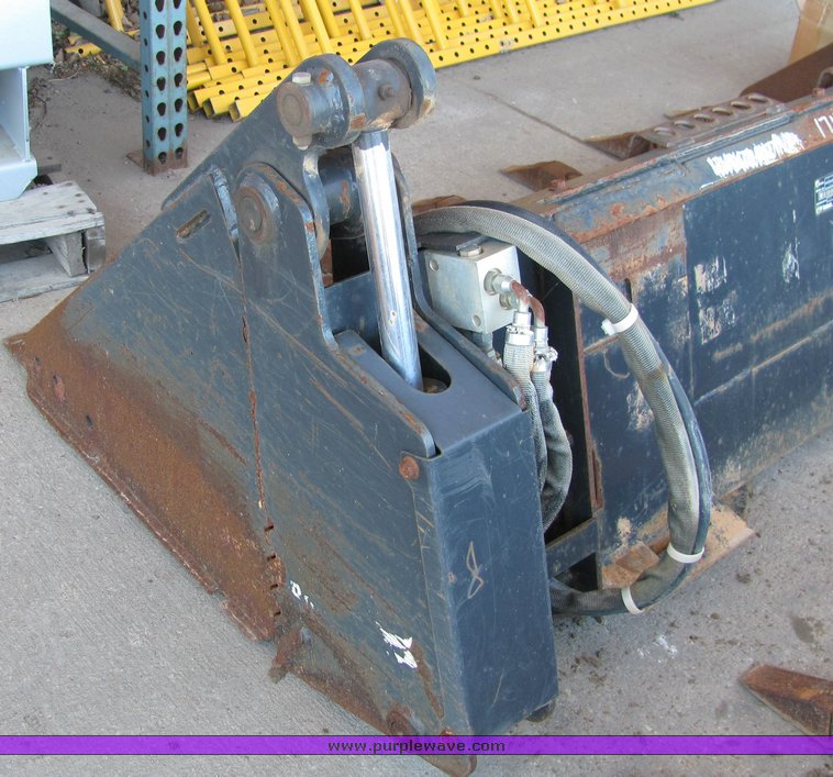 Bobcat 68" combination seven tooth bucket in Wichita, KS Item 4315