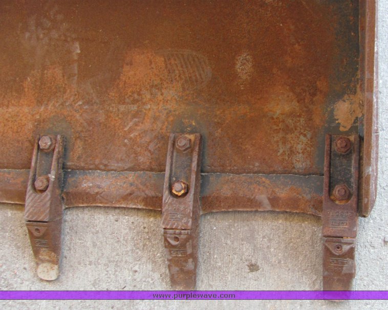 image for item 4315 Bobcat 68" combination seven tooth bucket