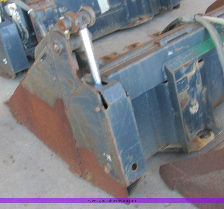 image for item 4316 Bobcat 80" combination eight tooth bucket