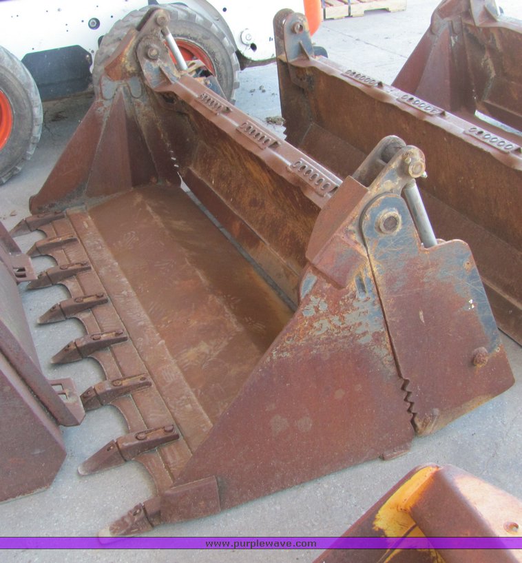image for item 4317 Bobcat 80" combination eight tooth bucket