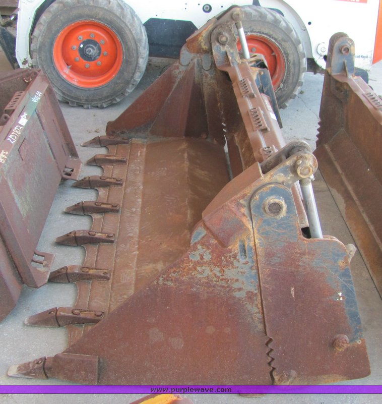 image for item 4317 Bobcat 80" combination eight tooth bucket