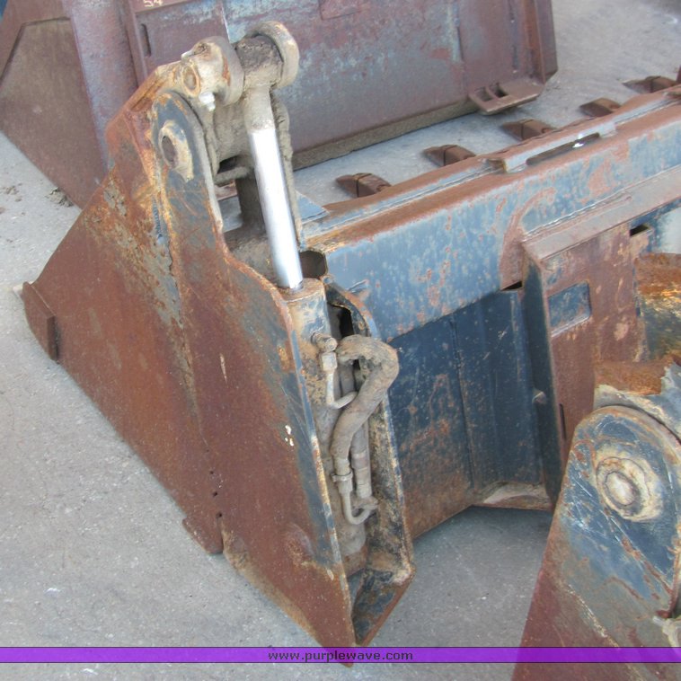 image for item 4317 Bobcat 80" combination eight tooth bucket