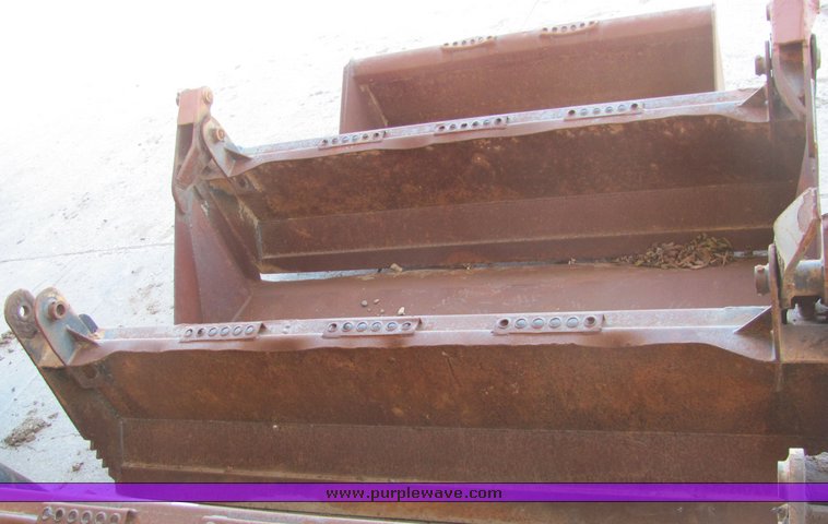 image for item 4318 Bobcat 80" combination bucket back