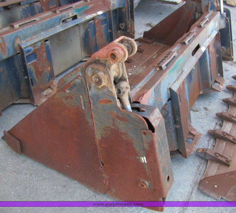 image for item 4319 Bobcat 80" combination eight shank bucket