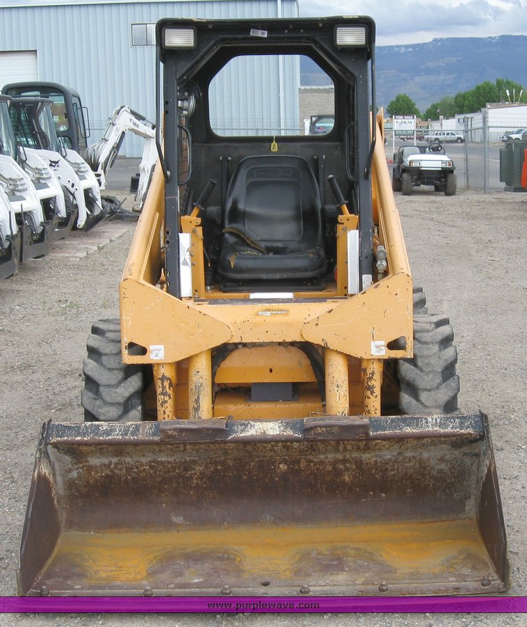 image for item 6635 2001 Mustang 2042 skid steer