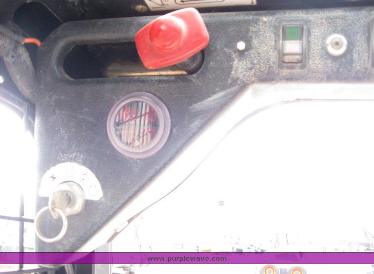 image for item 6635 2001 Mustang 2042 skid steer