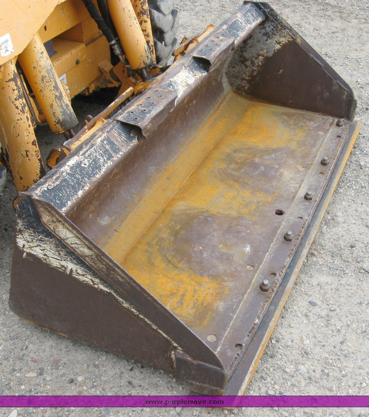 image for item 6635 2001 Mustang 2042 skid steer