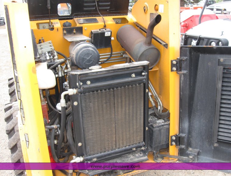 image for item 6635 2001 Mustang 2042 skid steer