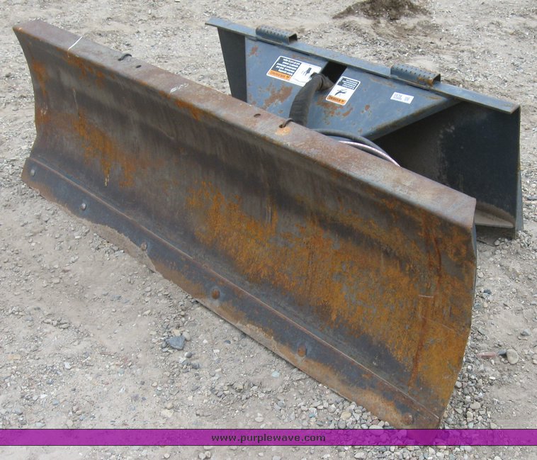 image for item 6635 2001 Mustang 2042 skid steer