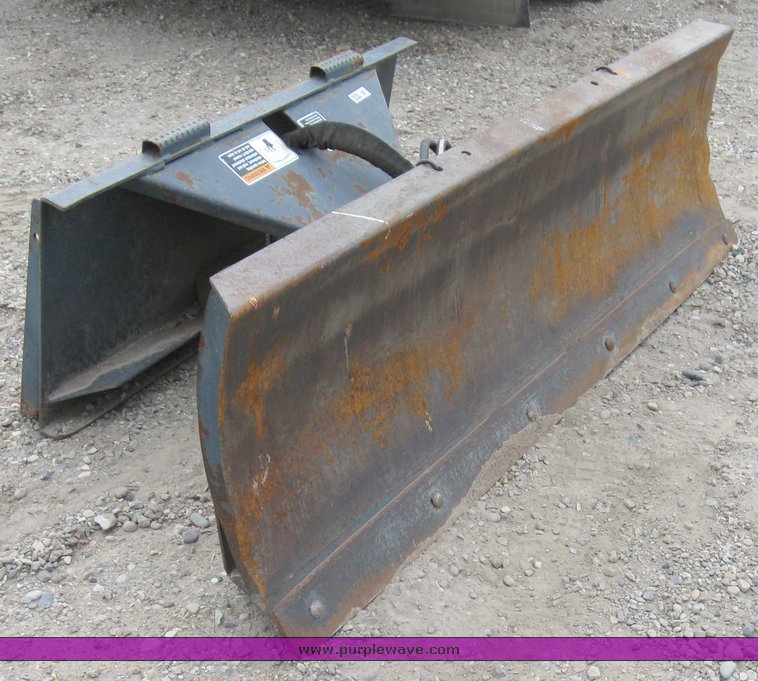 image for item 6635 2001 Mustang 2042 skid steer