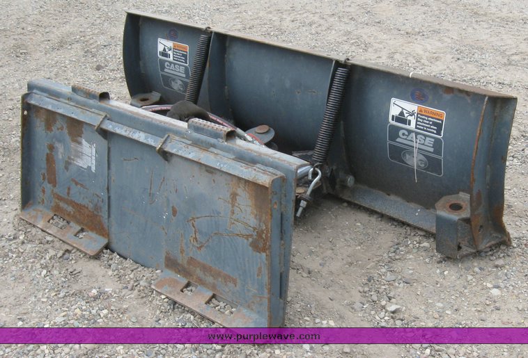 image for item 6635 2001 Mustang 2042 skid steer