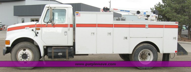 image for item 6637 2001 International 4700