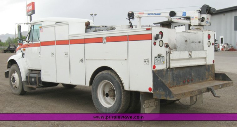 image for item 6637 2001 International 4700