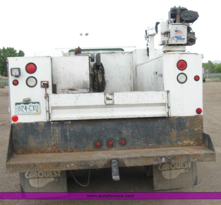 image for item 6637 2001 International 4700