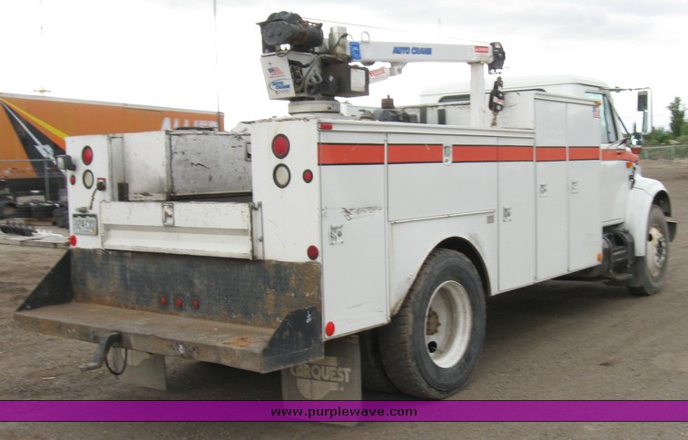 image for item 6637 2001 International 4700