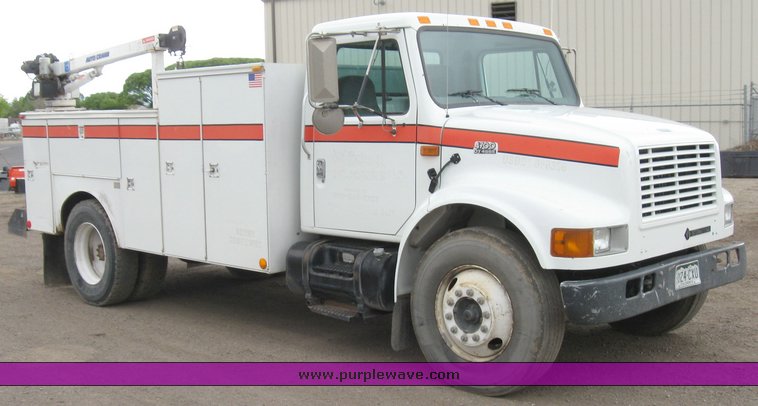 image for item 6637 2001 International 4700