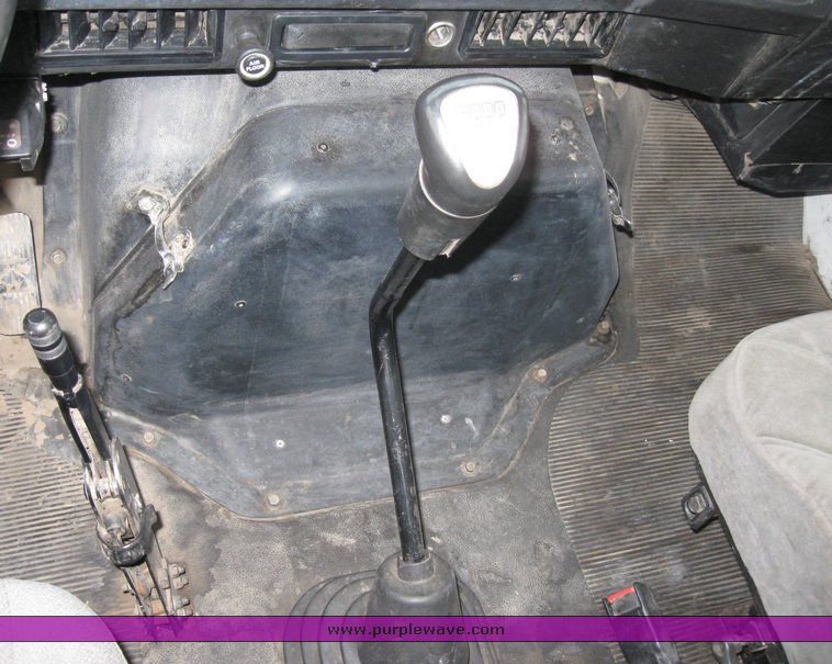 image for item 6637 2001 International 4700