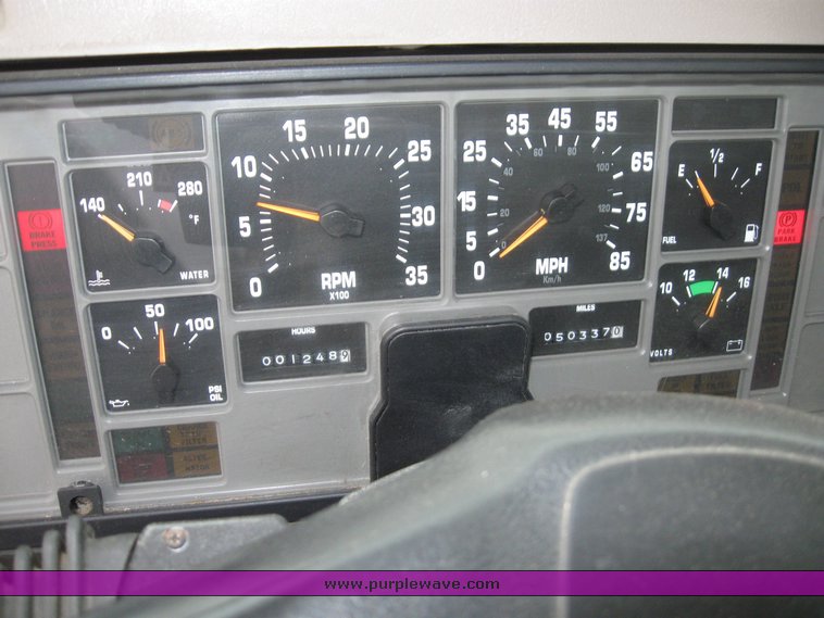 image for item 6637 2001 International 4700