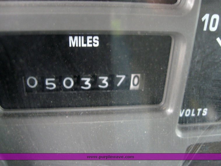 image for item 6637 2001 International 4700