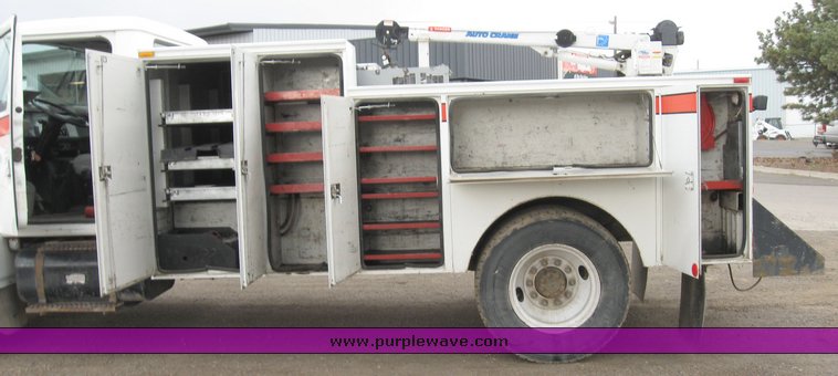 image for item 6637 2001 International 4700