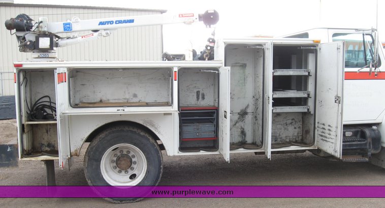 image for item 6637 2001 International 4700