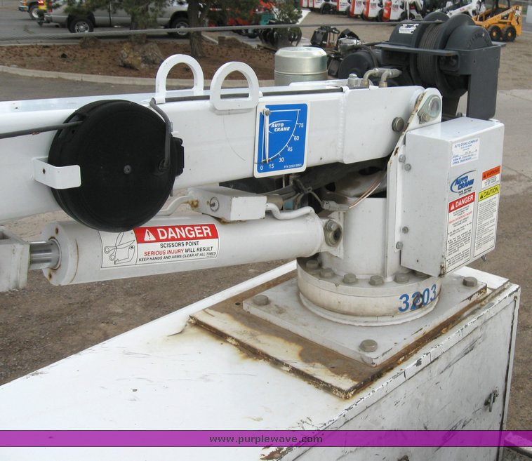 image for item 6637 2001 International 4700