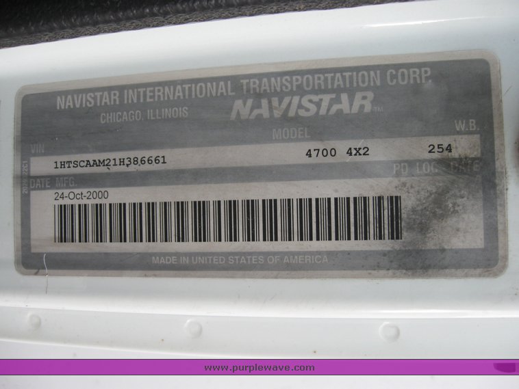 image for item 6637 2001 International 4700