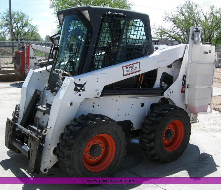 image for item 6698 2007 Bobcat S220 skid steer