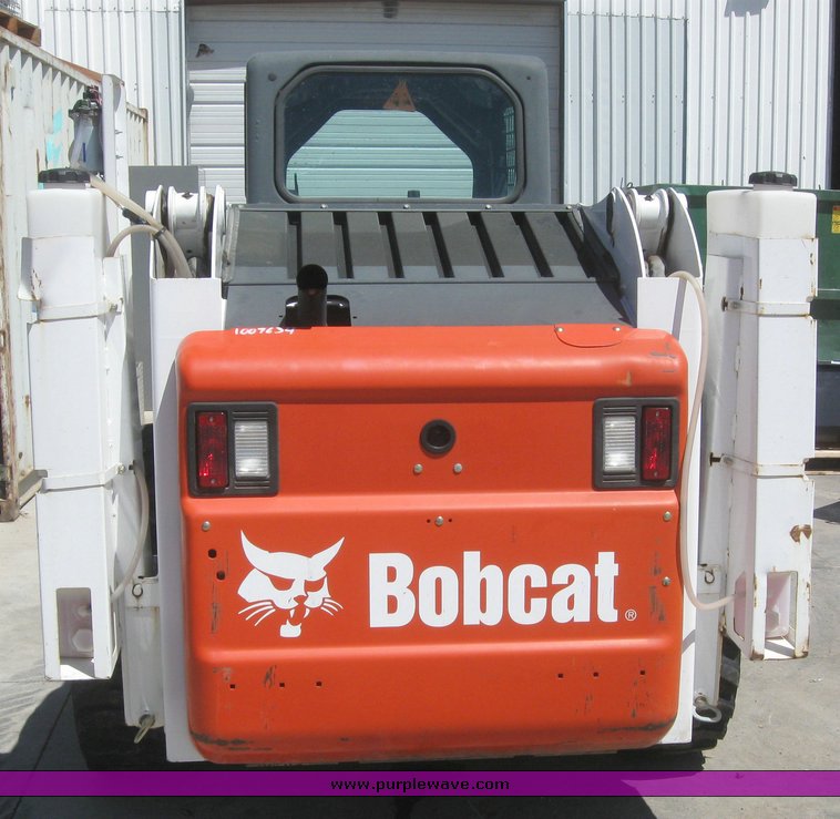 image for item 6698 2007 Bobcat S220 skid steer