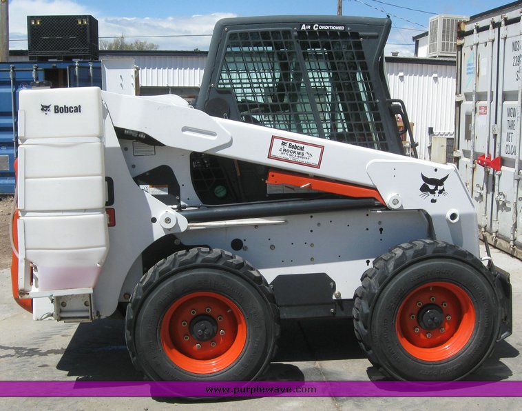 image for item 6698 2007 Bobcat S220 skid steer