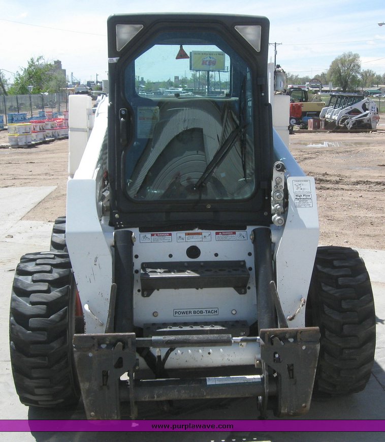 image for item 6698 2007 Bobcat S220 skid steer