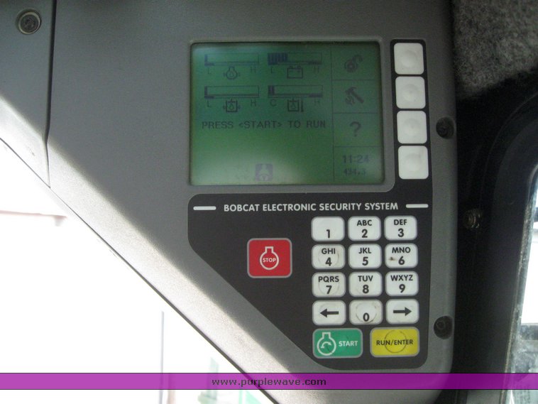 image for item 6698 2007 Bobcat S220 skid steer