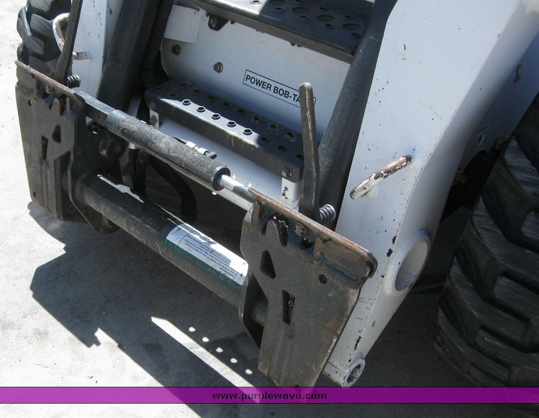 image for item 6698 2007 Bobcat S220 skid steer
