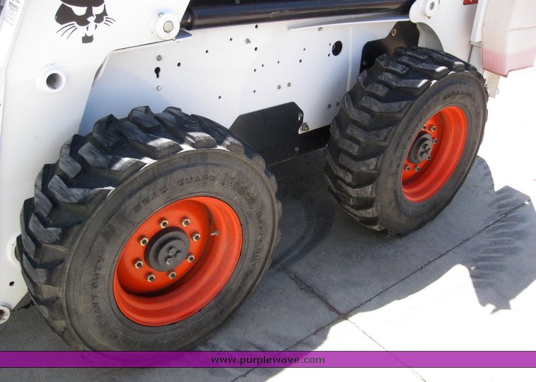 image for item 6698 2007 Bobcat S220 skid steer